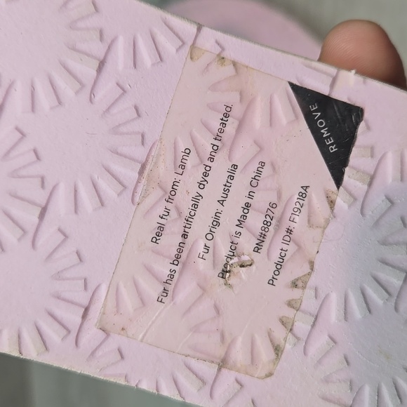 Ugg Australia Women Yellow Flip Flops with Bow and Pom Pom Sandals Shoe Sz 8 - Picture 10 of 11